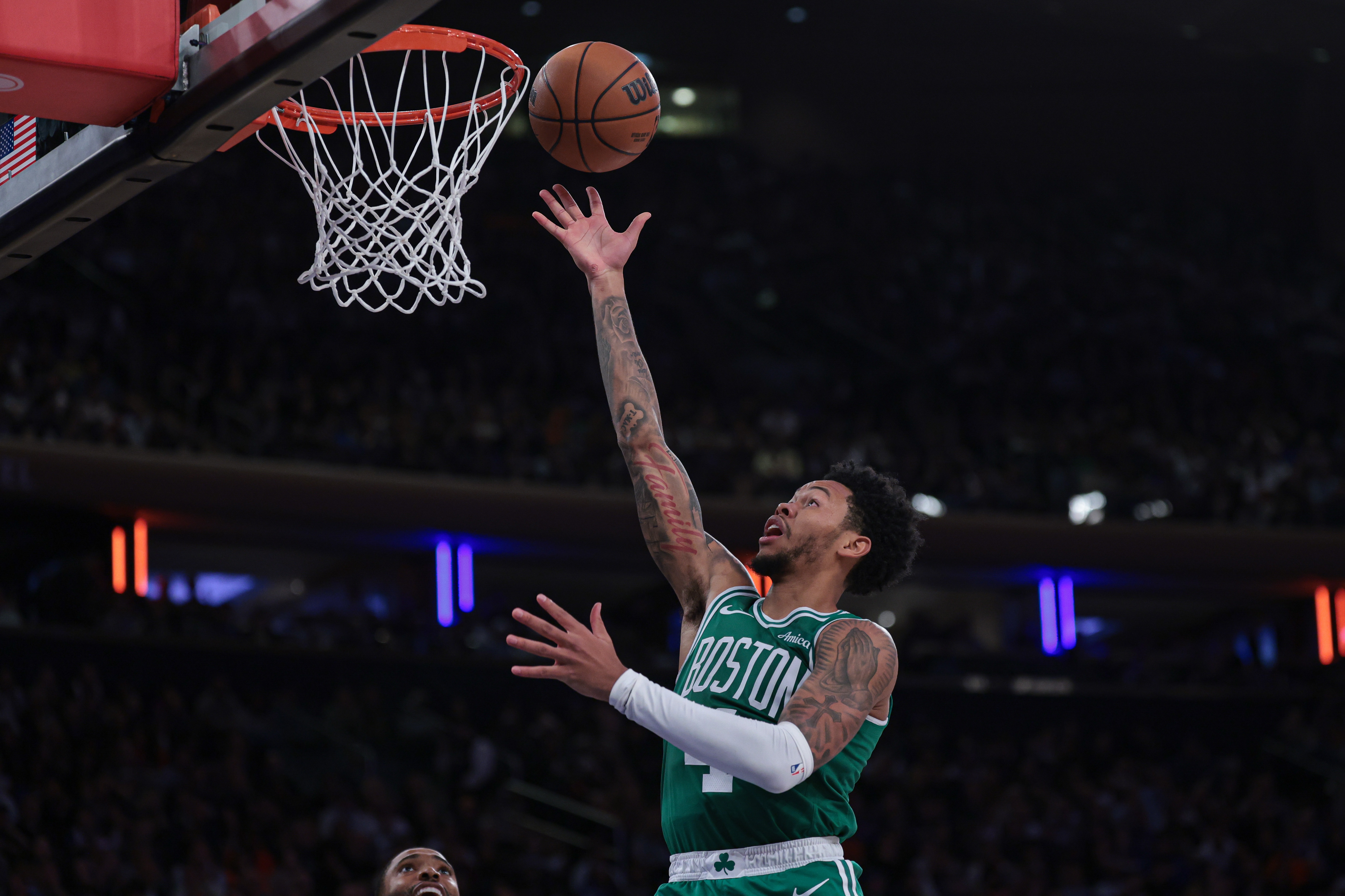 开云体育-豪泽谈安芬尼·西蒙斯：他今天就是那种状态 把球给他看他表演